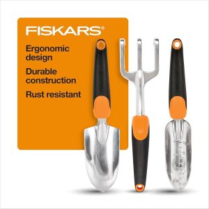 Fiskars 3-Piece Gardening Software Set: Rust-Resistant Trowel, Transplanter, and Cultivator for Outside Planting – Ergonomic Backyard Instruments Package Good for Gardening Presents